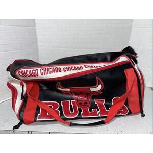 Vintage Chicago Bulls NBA Basketball Large Faux Leather Duffle Gym Bag Jordan
